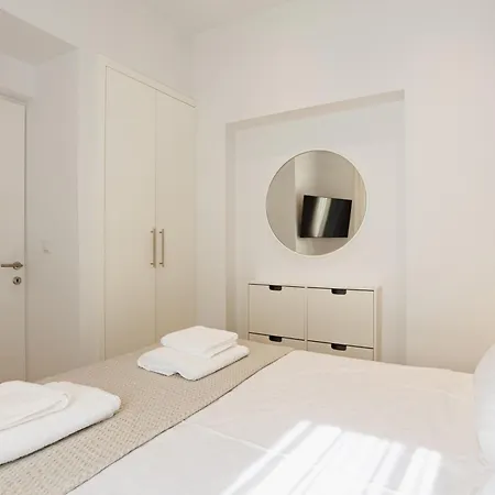 Dreamy Seaside Loft Pool, Parking, Fast Wifi Appartamento Gouvia