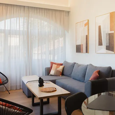 Dreamy Seaside Loft Pool, Parking, Fast Wifi Appartamento