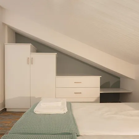 Dreamy Seaside Loft Pool, Parking, Fast Wifi Apartament *