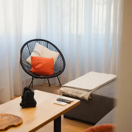 Dreamy Seaside Loft Pool, Parking, Fast Wifi Apartament