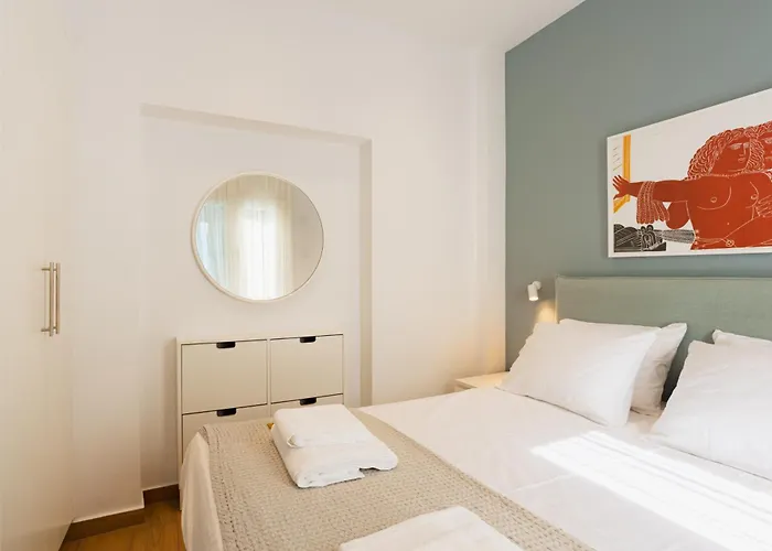 Dreamy Seaside Loft Pool, Parking, Fast Wifi 아파트