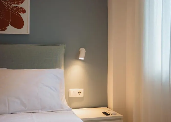 Dreamy Seaside Loft Pool, Parking, Fast Wifi * 고우비아