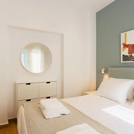 Dreamy Seaside Loft Pool, Parking, Fast Wifi 公寓